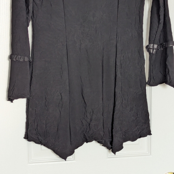 Svetlana Women's (Size 4) Black V-Neck Ruffled Tunic Top With Rosettes & Ruffles - Picture 6 of 16